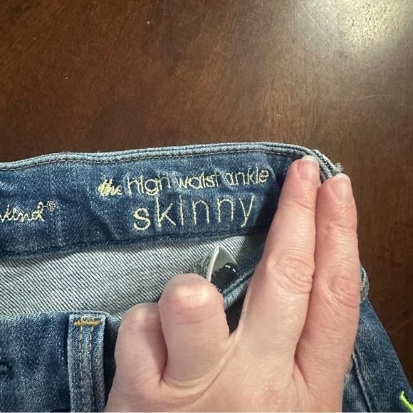 7 For All Mankind Floral Embroidered Skinny Jeans 27 High Waist Y2K - Picture 6 of 12